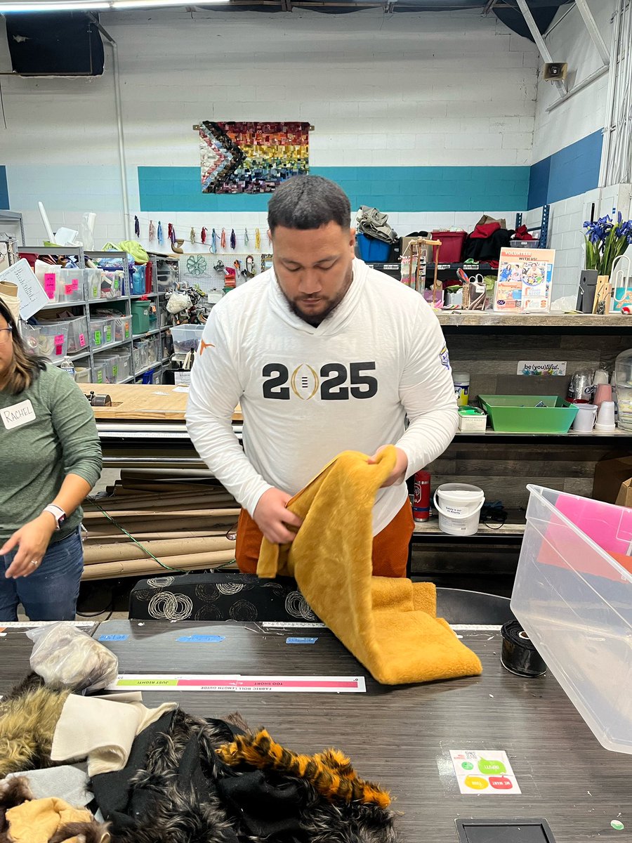 Jermayne Tauinaola Lole🇦🇸 (@jermaynelole) on Twitter photo Austin Creative Reuse is a non-profit powered by supporters, if you are able, please support their goal to build a community that reuses materials. Visit, bit.ly/3wAhV9H <a href="/TexasOneFund/">Texas One Fund</a> Austin Creative Reuse is a non-profit powered by supporters, if you are able, please support their goal to build a community that reuses materials. Visit, bit.ly/3wAhV9H <a href="/TexasOneFund/">Texas One Fund</a>