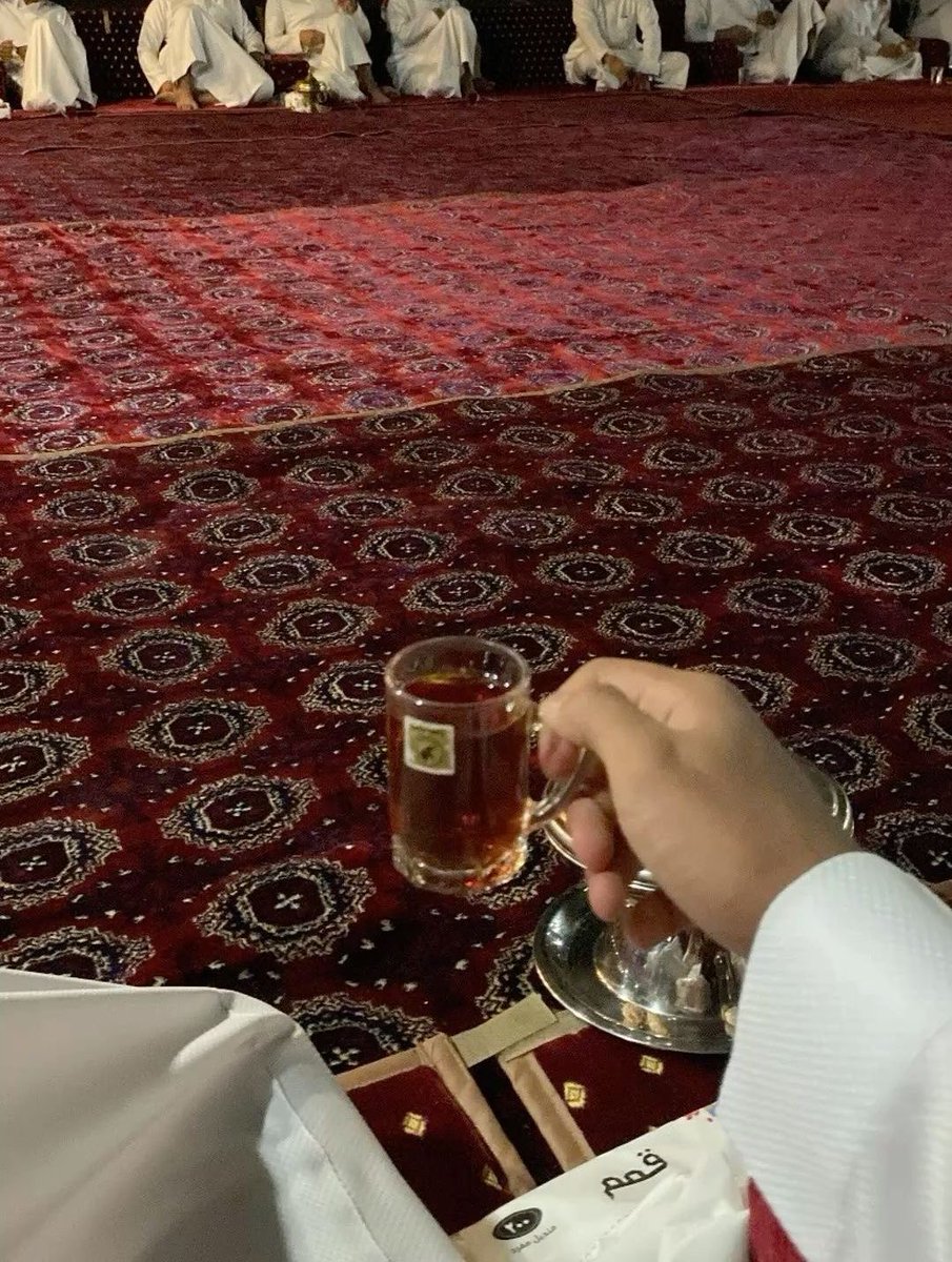 عند الكلام الواجد يكفي الصمت 
وعن الملام ، الصد شيخ الملامه
