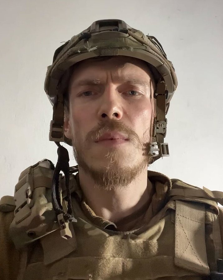 34 years ago on this date, this legend <a href="/D_Redis/">Denys Prokopenko</a> was born. His Karelian grandparent was a lone family survivor when ruSSians invaded Finland and killed civilians. Defender of Mariupol and rightfully awarded "Hero of Ukraine award".

З днем ​​народження, Денис!
Слава Полку Азов! 🇺🇦