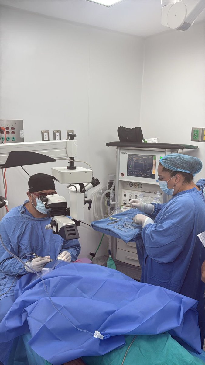 ✅ Jornada de extracción de cataratas.

El IMSS Michoacán realiza intervenciones quirúrgicas de extracción de cataratas a 140 derechohabientes en Lázaro Cárdenas. Utilizando la técnica de emulsificación, que permite recuperar la vista de inmediato.