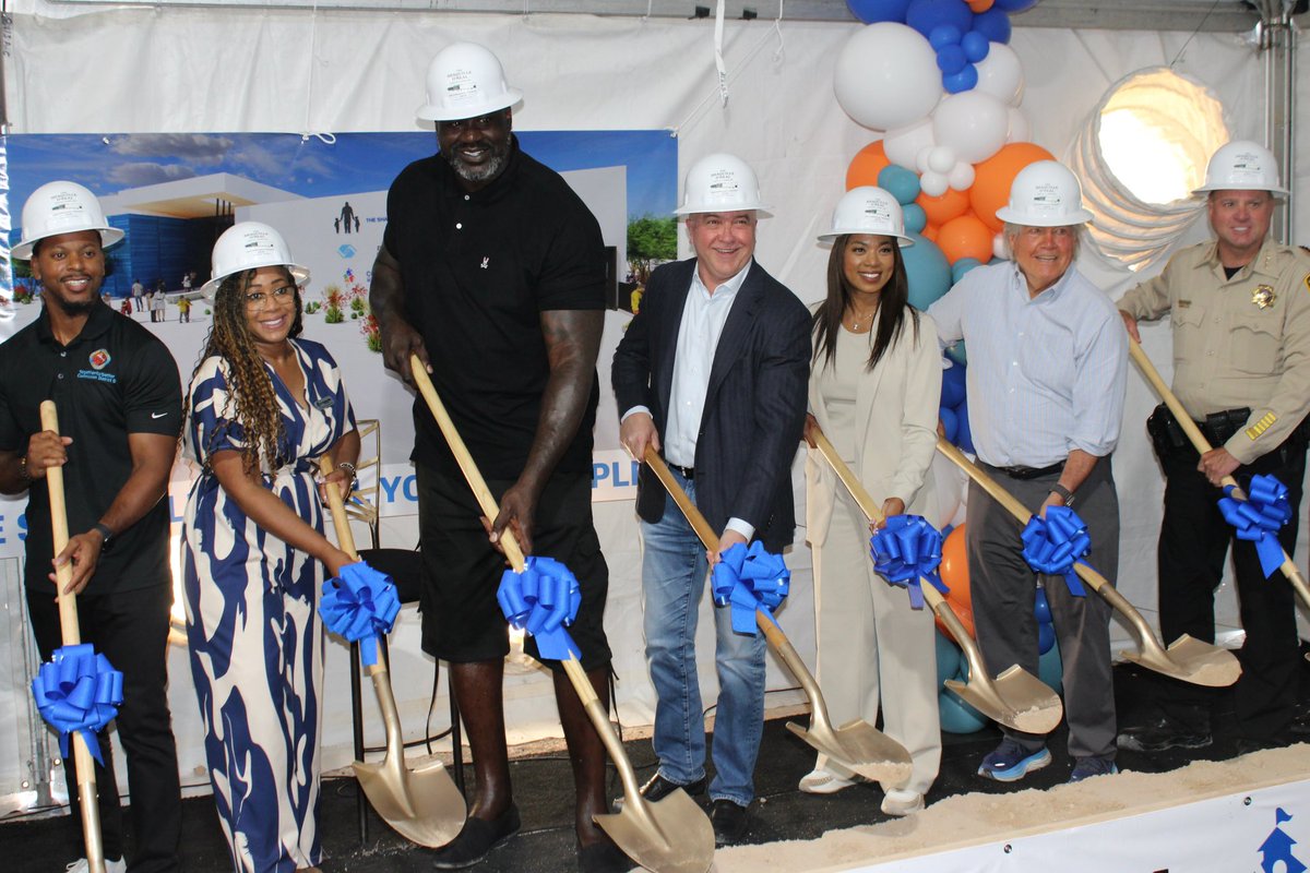 CommishMcCurdy's tweet image. An exciting day breaking ground on the future! Honored to join @SHAQ and our community partners for the start of the Shaquille O’Neal Youth Complex — a place that will uplift, empower, and inspire generations to come. 🏗️💪🏽