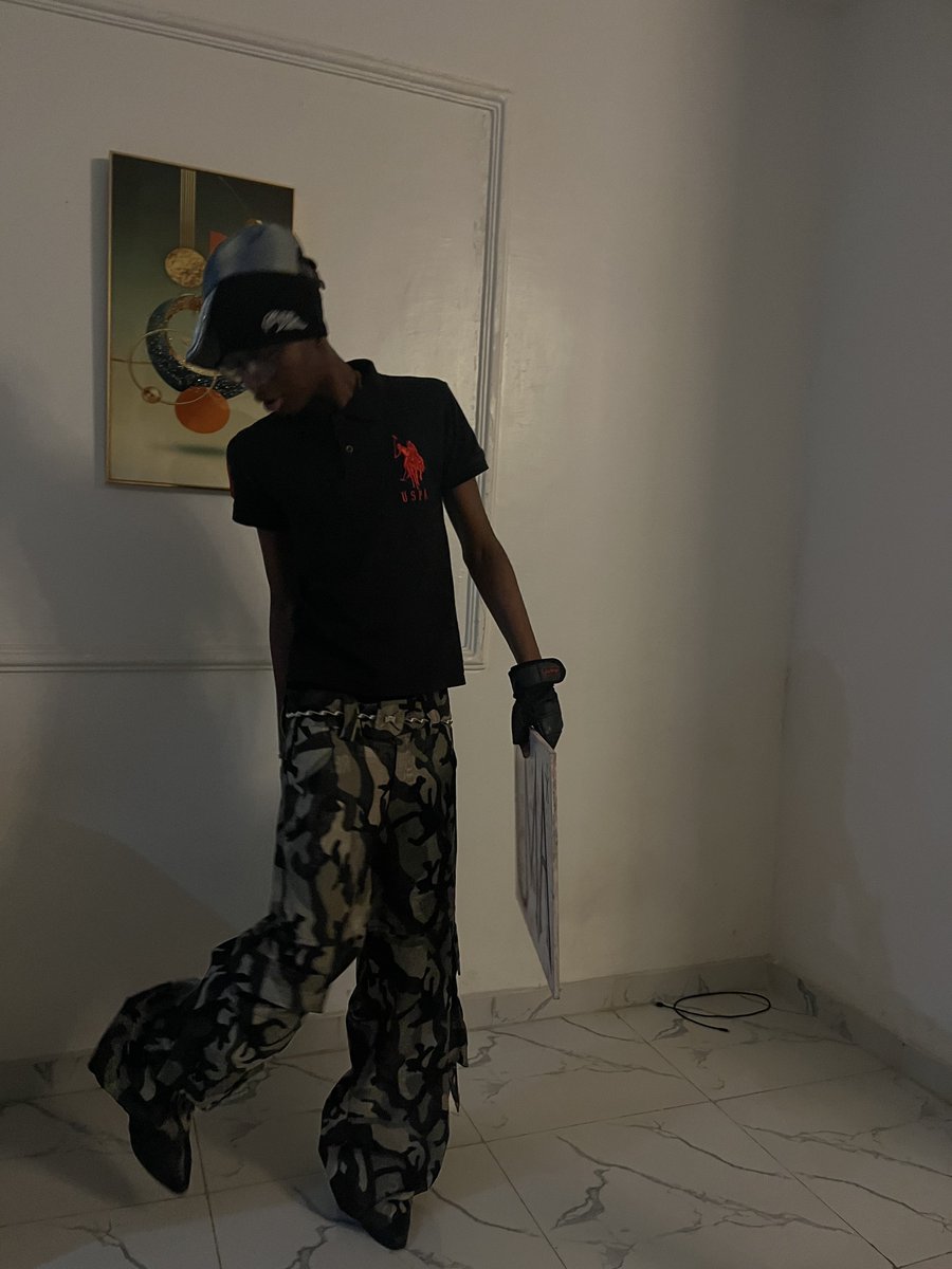 sirniola's tweet photo. soldier suppose bow for this swag. https://t.co/8OiQhNGizM