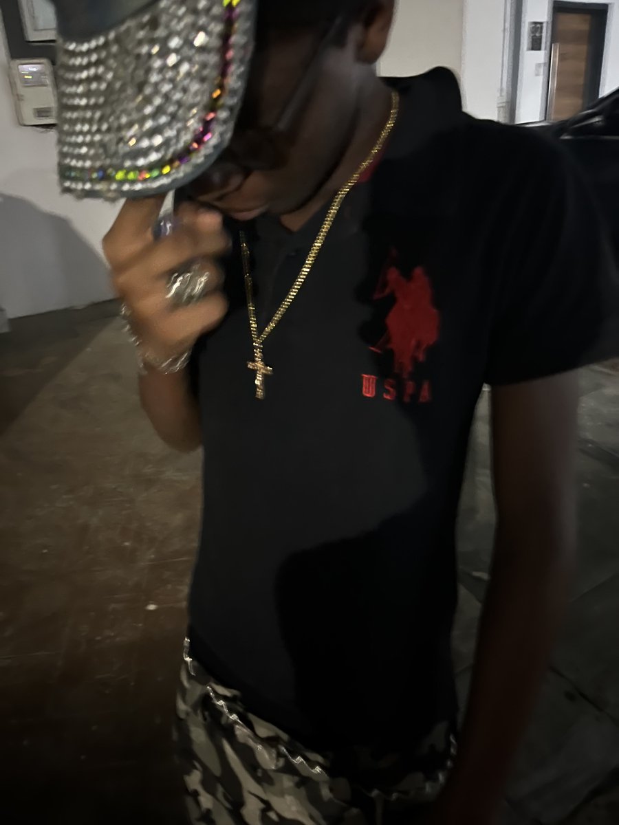 sirniola's tweet photo. soldier suppose bow for this swag. https://t.co/8OiQhNGizM