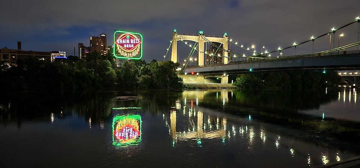 Beautiful evening for a walk in the old 'hood 

#CityLife #NorthLoop #Minneapolis