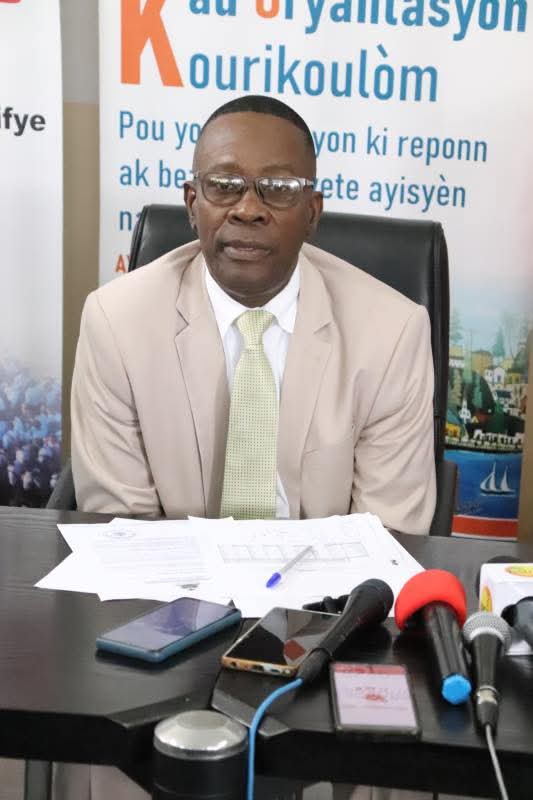 Sendika/Katdebi

Annatandan, MENFP vèse bay anseyan yo 4 mwa alokasyon sou katdebi a

26 jen 2025

34159 se kantite chèk Ministè Edikasyon Nasyonal ak Fòmasyon Pwofesyonèl (MENFP) pare pou l kòmanse distribye bay tout pèsonèl li yo – anseyan tankou ajan administratif – atravè