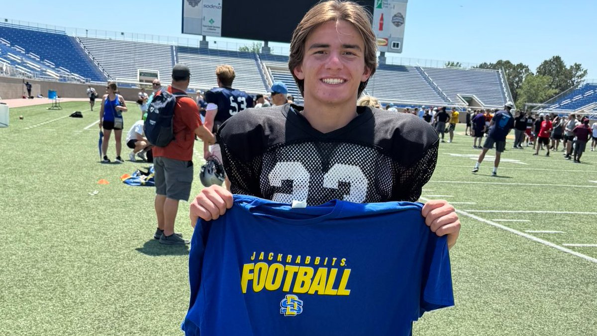 Six Star Football | PLUS+ (@sixstarfootball) on Twitter photo EVENT COVERAGE | DL/DE Prospects Shine at SDSU Prospect Camp
📈 Several prospects elevated their recruiting stock in the trenches
🔥 Full camp recap, with detailed scouting reports & analysis 📖
STORY ▶️ sixstarfootball.com/article/event-…
<a href="/joshbergan2026/">#51 Josh Bergan (2026)</a> <a href="/AJChromy/">Andrew Chromy</a> <a href="/EthanDaily45/">Ethan Daily</a> EVENT COVERAGE | DL/DE Prospects Shine at SDSU Prospect Camp
📈 Several prospects elevated their recruiting stock in the trenches
🔥 Full camp recap, with detailed scouting reports & analysis 📖
STORY ▶️ sixstarfootball.com/article/event-…
<a href="/joshbergan2026/">#51 Josh Bergan (2026)</a> <a href="/AJChromy/">Andrew Chromy</a> <a href="/EthanDaily45/">Ethan Daily</a>