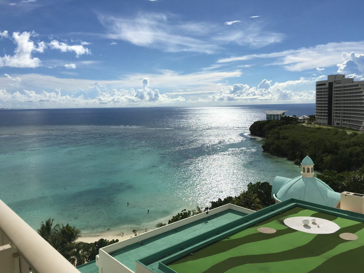 最近壓力大到連情緒都在低潮裡游泳，找不到岸，也找不到一雙願意拉我上岸的手。

心裡很孤單，孤單到連自己的存在感都開始質疑：我為什麼還在？我還在幹嘛？

身體也開始抗議，或許是真的生病了，莫名的暈眩、胸悶、呼吸卡卡的，彷彿身體也想跟我說：「主子，你該停下來喘口氣了。」