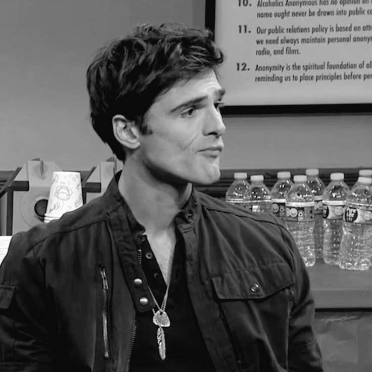 If I did a soft reset to my account for a new aesthetic, would you like and rt my new pinned? 

(Photo so as not to die ignored )