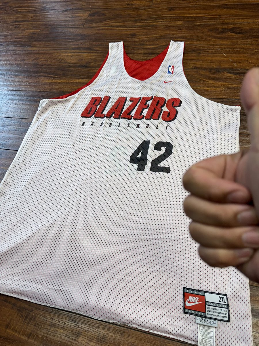 We’re about to post this ‘97-98 WALT WILLIAMS practice jersey on the website. Anyone want to snipe it? $65 2X + 4” 👀 #ripcity