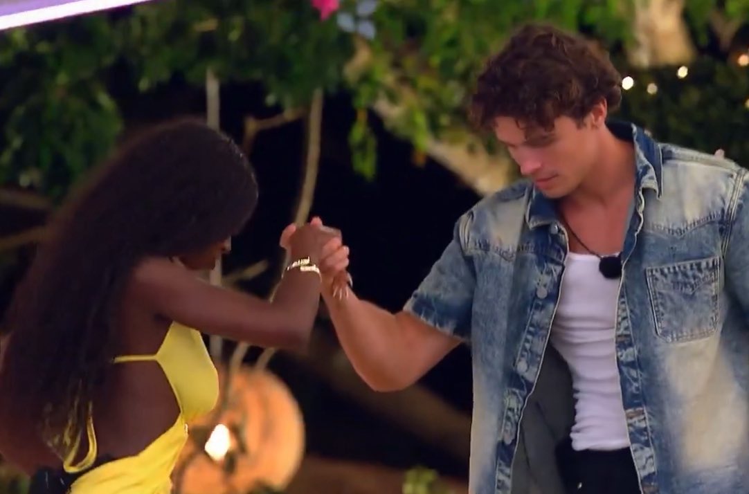 CHENFORDSEN's tweet image. I’m sick no one talk to me for 5-7 business days #loveislandusa