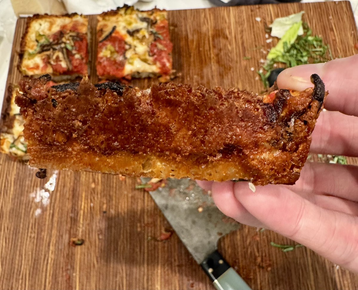 futurevictim_'s tweet image. it’s not the best detroit style pizza anyone’s ever made. and it’s not the best one i’ll ever make. but it’s the best one i’ve made so far