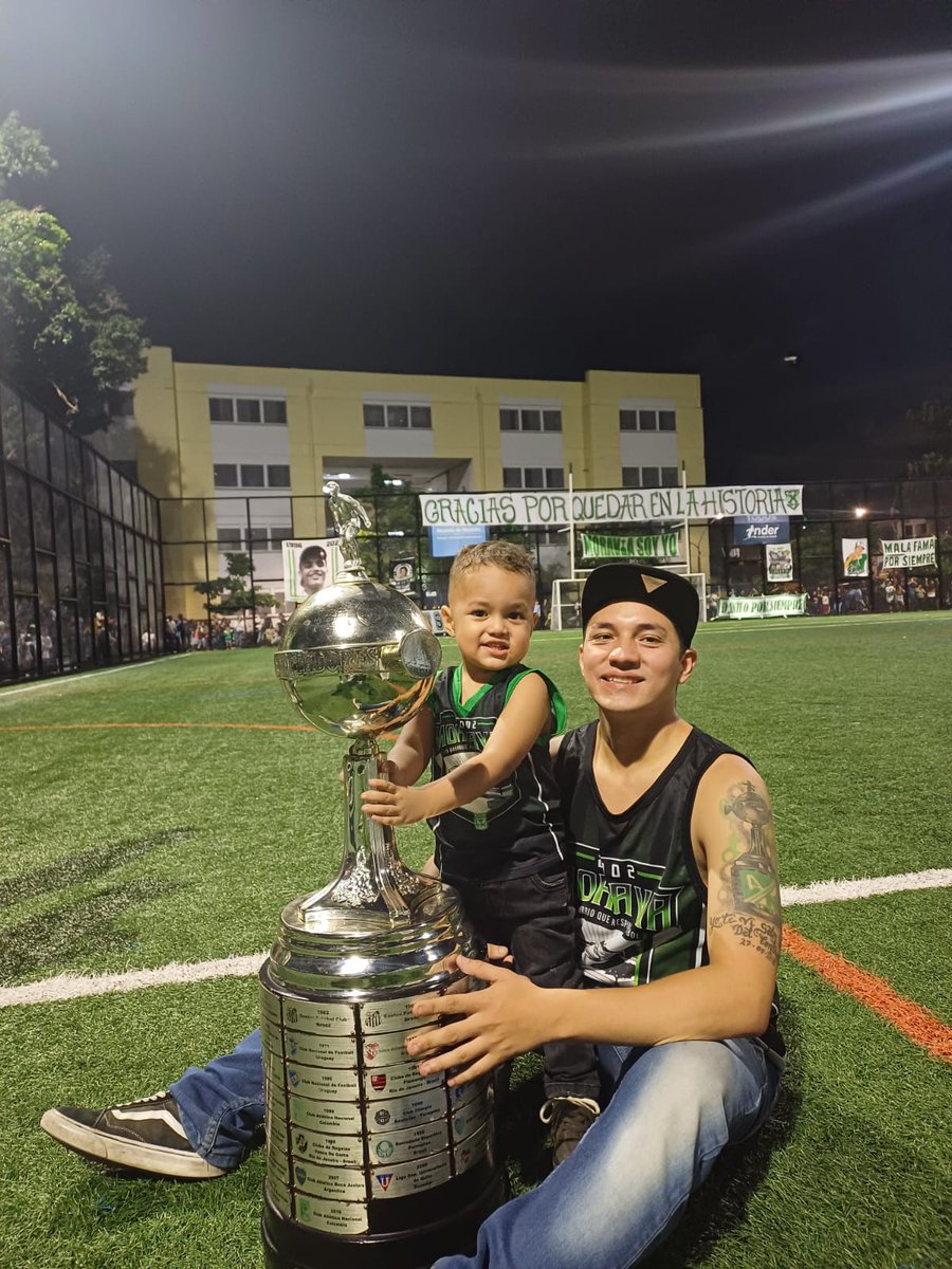 Yo si tendré una historia que contarle a mi hijo, recorreremos el mundo juntos hijo🌍✋🏻