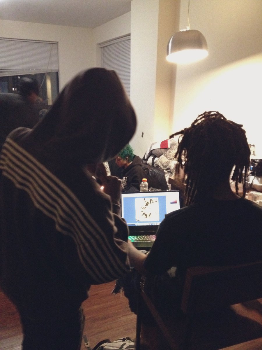 hard2existt's tweet image. thru da blinds