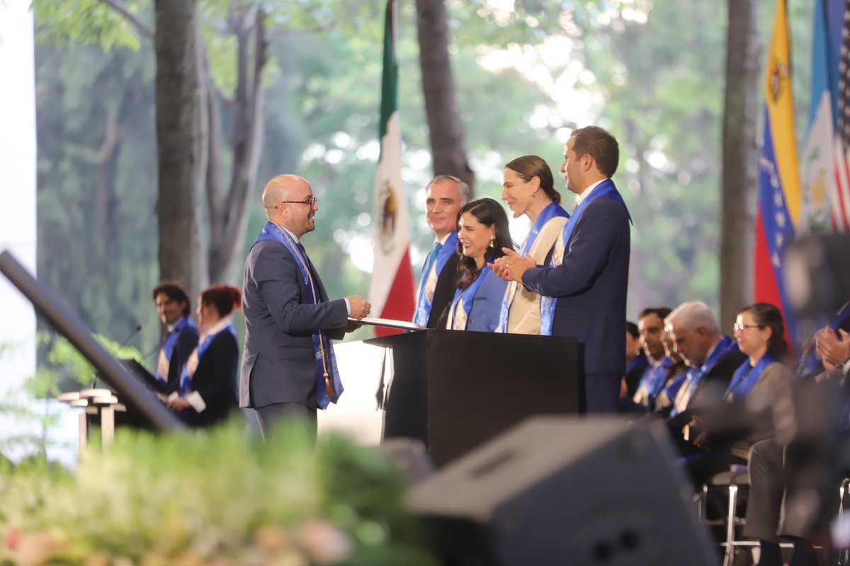 Con gran orgullo, #EGADE celebró en GDL la graduación de una nueva generación de líderes. La jornada marcó el cierre de una etapa y el comienzo de un camino profesional con propósito y visión transformadora. ¡Muchas felicidades a todas y todos!! #GraduaciónEGADE #GraduaciónTec