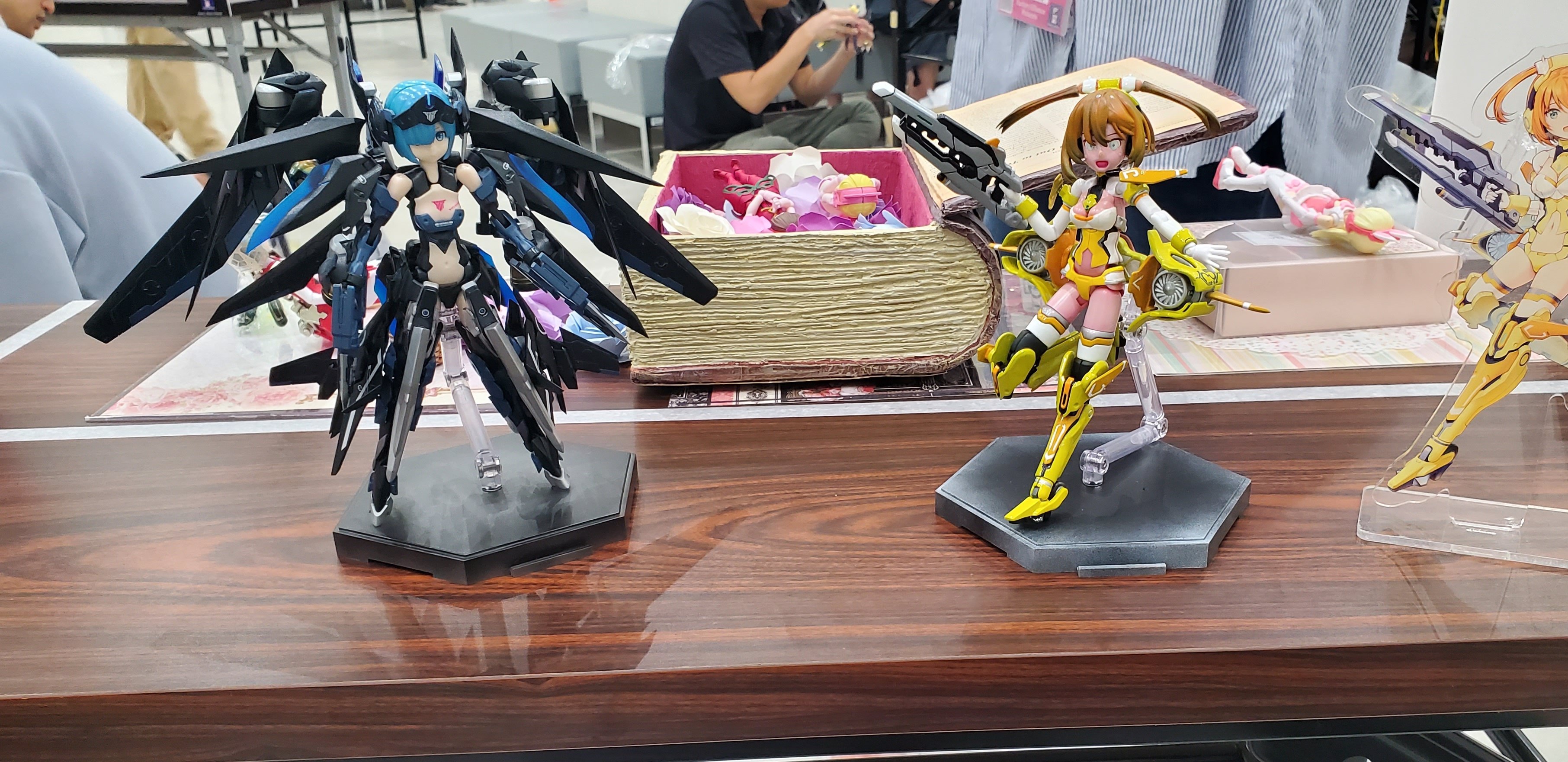 格安新品  たいが（たいがー・ベロリーヌ・ライトニングボルト イラスト