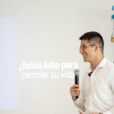 pelicogt's tweet photo. El momento está casi llegando, atentos. https://t.co/4X912dO6a2