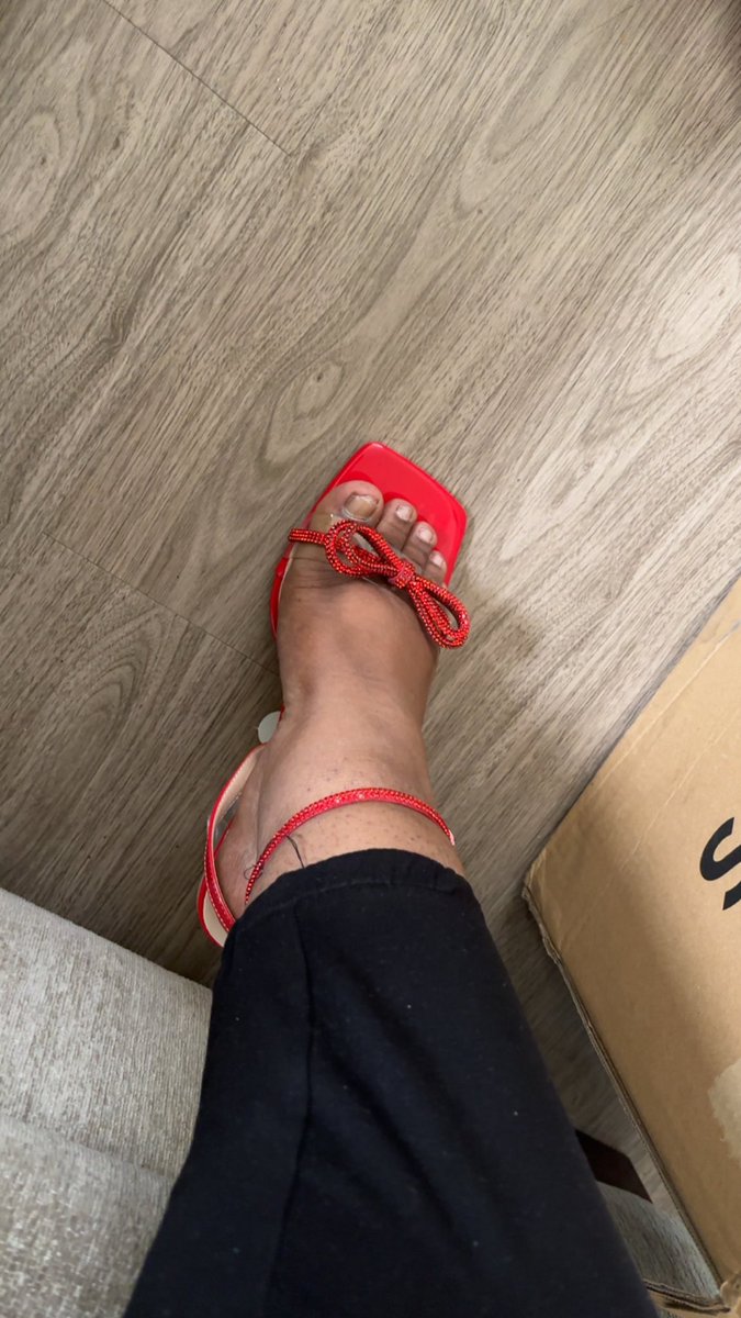 JayyydeDaDon's tweet photo. 👠 Thick toes, red heels, soft soles.
Zoom in. I know you wanna. 😈
Custom sets available — tips get previews 💋 link in bio
#FeetPicsForSale #FootFetish #CurvyFeet #ToesInHeels #Soles #PayForFeetPics #FootGoddess #WorshipFeet https://t.co/M7YJt6KtNH