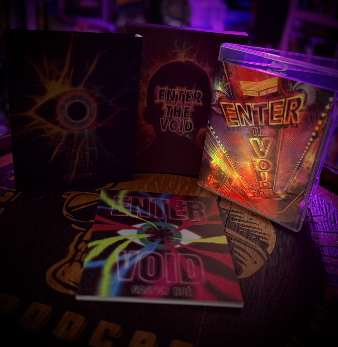 ElecticEnterta1's tweet image. Enter the Void has arrived from IFC Films and @vinegarsyndrome 

This release is on two Blu-ray Discs including both the director’s cut and theatrical cut. It also includes some great special features, a 40 page booklet and it’s all packed in a rigid side loading case.