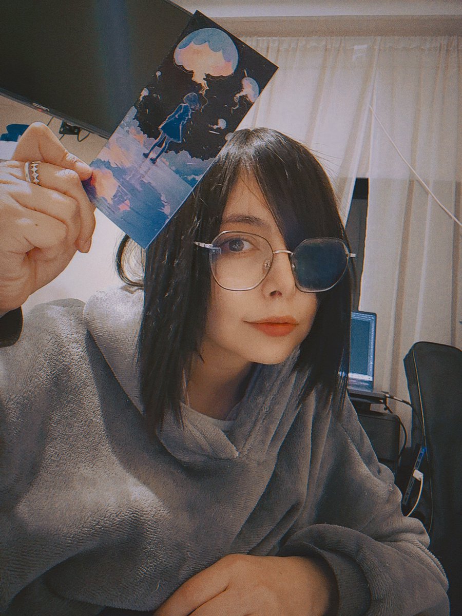 Angelfish_art's tweet image. I made this new kind of frosted plastic postcard! They are all handmade by me! Ofc with my illustrations! They're will be available this @AnimeExpo on my Artist Alley booth number Q10!
Limited quantity!
Sorry my clothes! Very cold so comfy time!