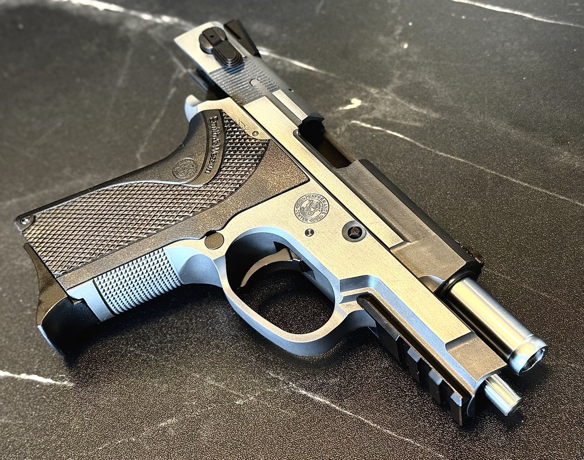 WAの新作！ S＆W M4013 TSW カーボンブラックHW verを入手致しました
