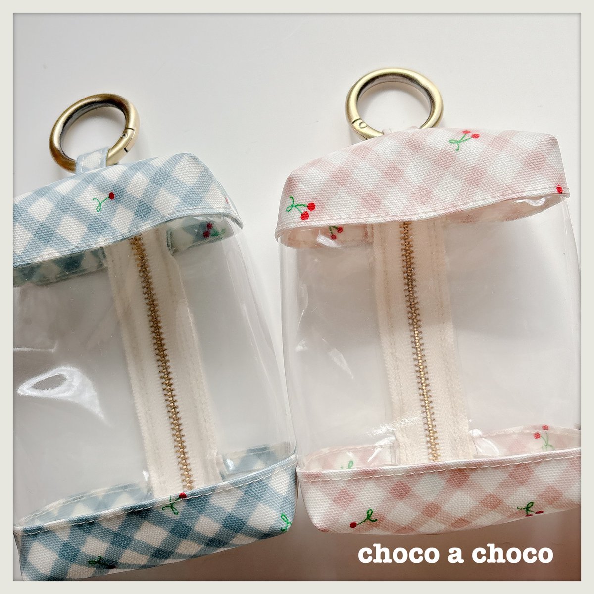 すけすけポーチ、待望のマスコットサイズ完成です。デザフェスにお持ちします。
ポーチご入居希望の方とご一緒にいらしていただければとおもいます。
・Ｊ-222 南館1階
・両日
・choco a choco
・#デザフェス61リポスト
・<a href="/designfesta/">デザインフェスタ公式</a>
#デザフェス61お品書き
#推し活ポーチ