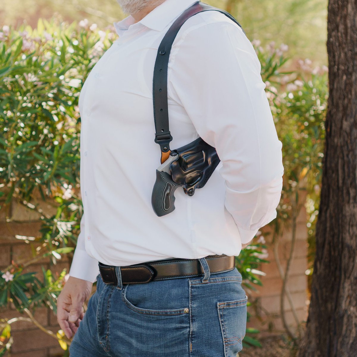 NEW! MASTERBILT MASTER AGENT SHOULDER SYSTEM

Small frame revolvers never went out of style and are more popular than ever. The Master Agent is the perfect companion to the small frame carry revolver. Get yours today.

Order yours here: l8r.it/3MQy