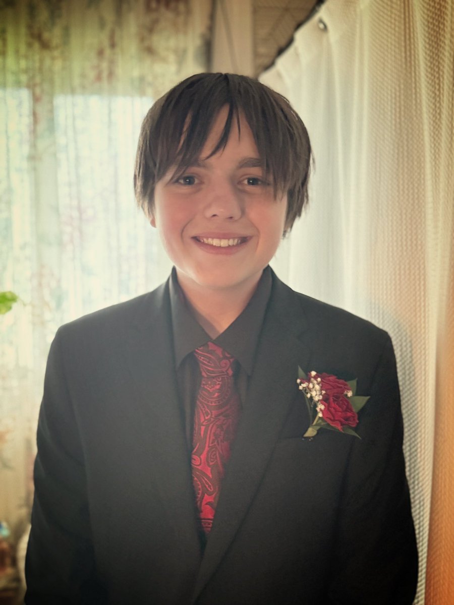 Prom night for Brownie’s boy ❤️❤️