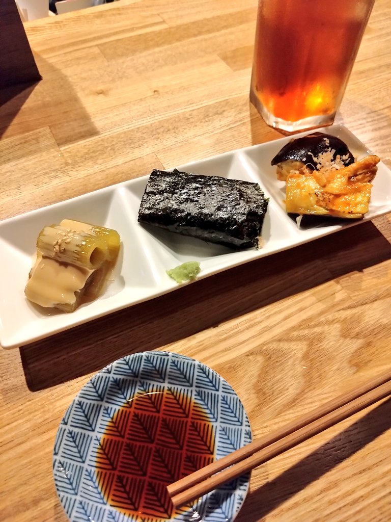 奇跡の週末土曜日

やっと何気にやる気が
やっぱりおしゃべりするって
最高だわ。
職場以外の人と繋がる。
輪を広げていくぞ

今日も水分多めで
昼寝もしっかり

ダイエット 90日目
ジャンプ　20日目

体重　　72.1→72.2kg
骨格筋率34.1→34.3%
体脂肪率23.3→23.0%