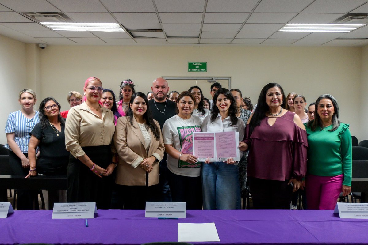 Nombrar, respetar y visibilizar la diversidad es defender los derechos humanos. 🌈💜

La firma del Decálogo por la Diversidad Sexogenérica representa un paso firme hacia la construcción de políticas públicas con perspectiva de igualdad, respeto a las identidades y justicia