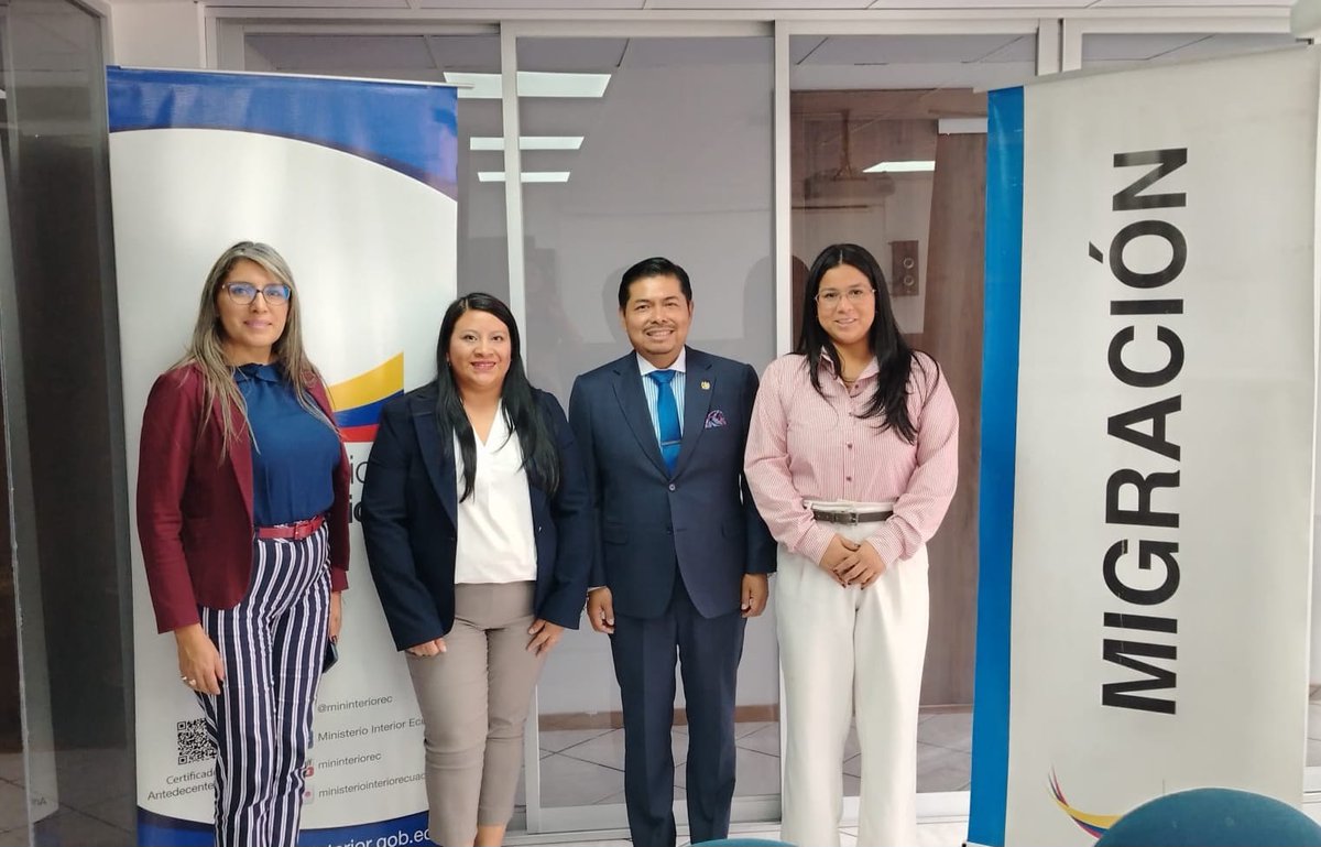 #GuatemalaEnEcuador |La <a href="/EmbaGuaEcuador/">Embajada de Guatemala en Ecuador</a> se reunieron con la Subsecretaría de #Migración y la Dirección de Servicios Migratorios 🇪🇨 para fortalecer la atención a guatemaltecos residentes y en situación de movilidad.
Se abordó la normativa migratoria y posibles acciones conjuntas.