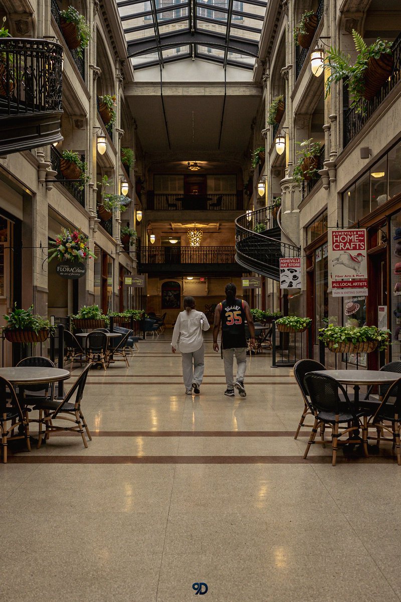 9Devyllc's tweet image. Went to one of the oldest malls in the USA… what a true cinematic masterpiece..
#GroveArcade #asheville #NorthCarolina