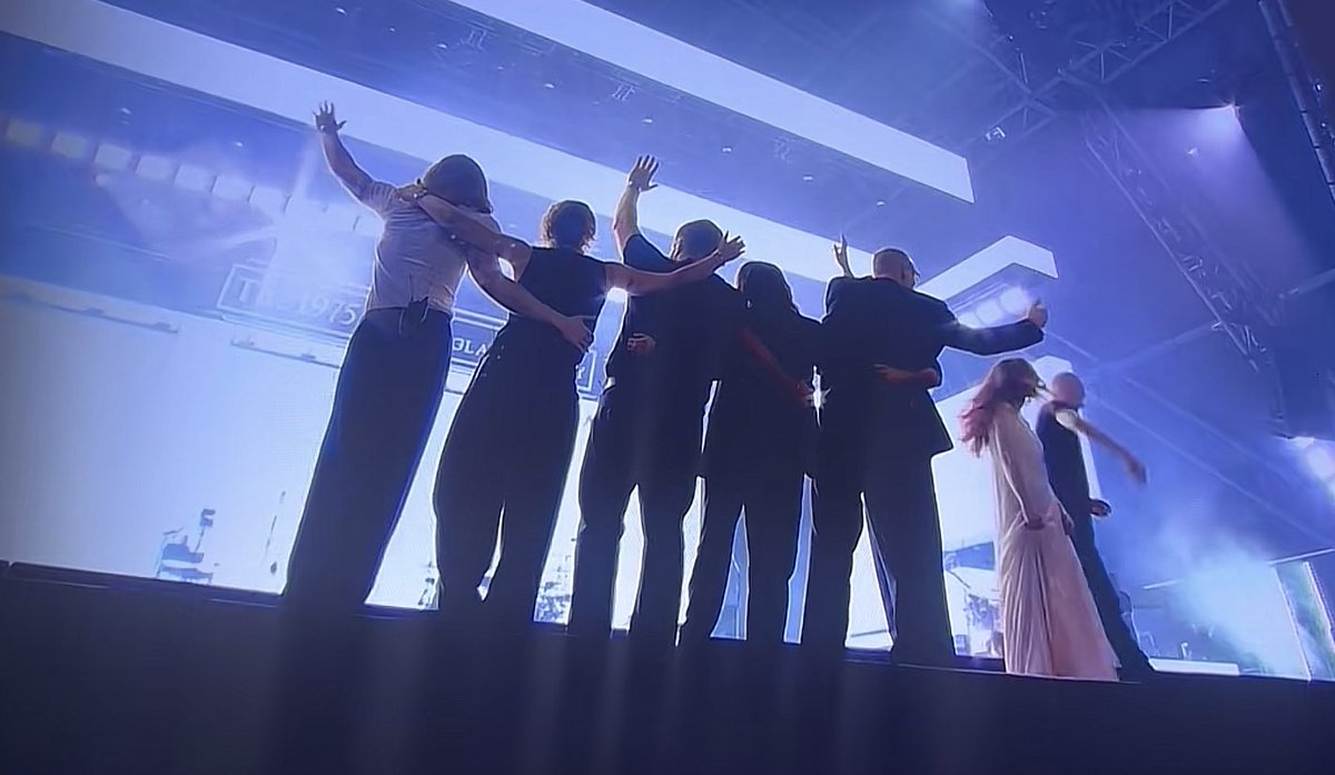 Eles fizeram isso sim. #GlastonburyFestival