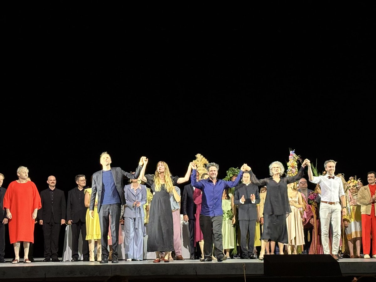 Manuel Brug 🇺🇦 (@manuelbrug) on Twitter photo Beste Produktion einer Repertoireoper <a href="/bay_staatsoper/">BayerischeStaatsoper</a> seit langem. #vladimirjurowski hat für #dongiovanni ein paar Rezitativtakte dazukomponiert und bleibt schwer mozartlastend. Sehr gute Sänger 🔝 ein jugendlicher #konstantinkrimmel überzeugen in #davidhermanns grauem Hades-Set Beste Produktion einer Repertoireoper <a href="/bay_staatsoper/">BayerischeStaatsoper</a> seit langem. #vladimirjurowski hat für #dongiovanni ein paar Rezitativtakte dazukomponiert und bleibt schwer mozartlastend. Sehr gute Sänger 🔝 ein jugendlicher #konstantinkrimmel überzeugen in #davidhermanns grauem Hades-Set