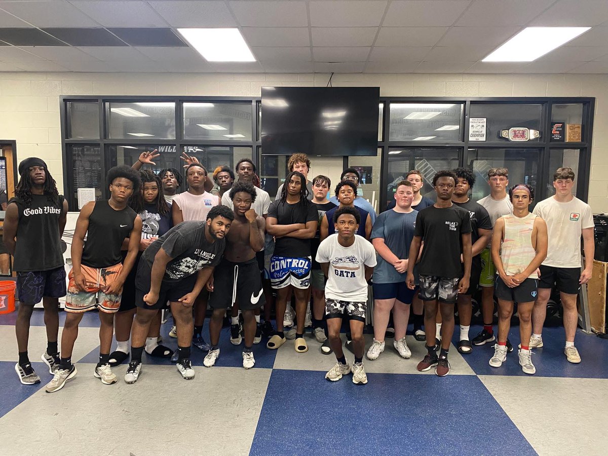 New maxes on Power Clean for 100lbs.

#Explosiveness #TXHSFB