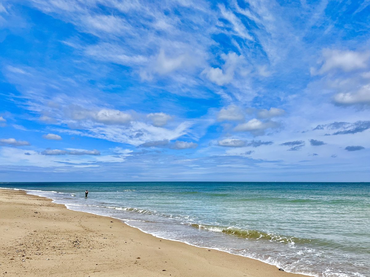 WalkingTractor (@tractorwalking) on Twitter photo Blue sky and clouds over Cromer and East and West Runton this morning… <a href="/WeatherAisling/">Aisling Creevey</a> <a href="/ChrisPage90/">Chris Page - Weatherman</a> <a href="/StormHour/">#StormHour</a> <a href="/metoffice/">Met Office</a> #loveukweather #Norfolk Blue sky and clouds over Cromer and East and West Runton this morning… <a href="/WeatherAisling/">Aisling Creevey</a> <a href="/ChrisPage90/">Chris Page - Weatherman</a> <a href="/StormHour/">#StormHour</a> <a href="/metoffice/">Met Office</a> #loveukweather #Norfolk