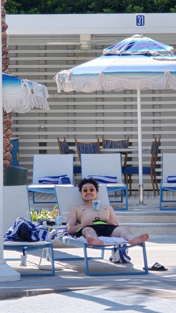 Charming_Jo tweet media