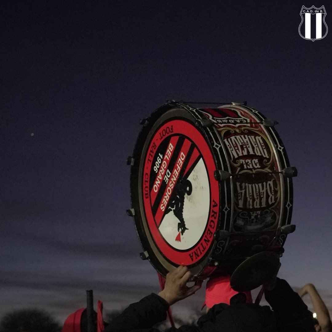 defeweb's tweet photo. ❤️🖤 “A Defensores lo sigo a donde va….”

#VamosDragón 🔴⚫️ https://t.co/KOLV4ajB7f