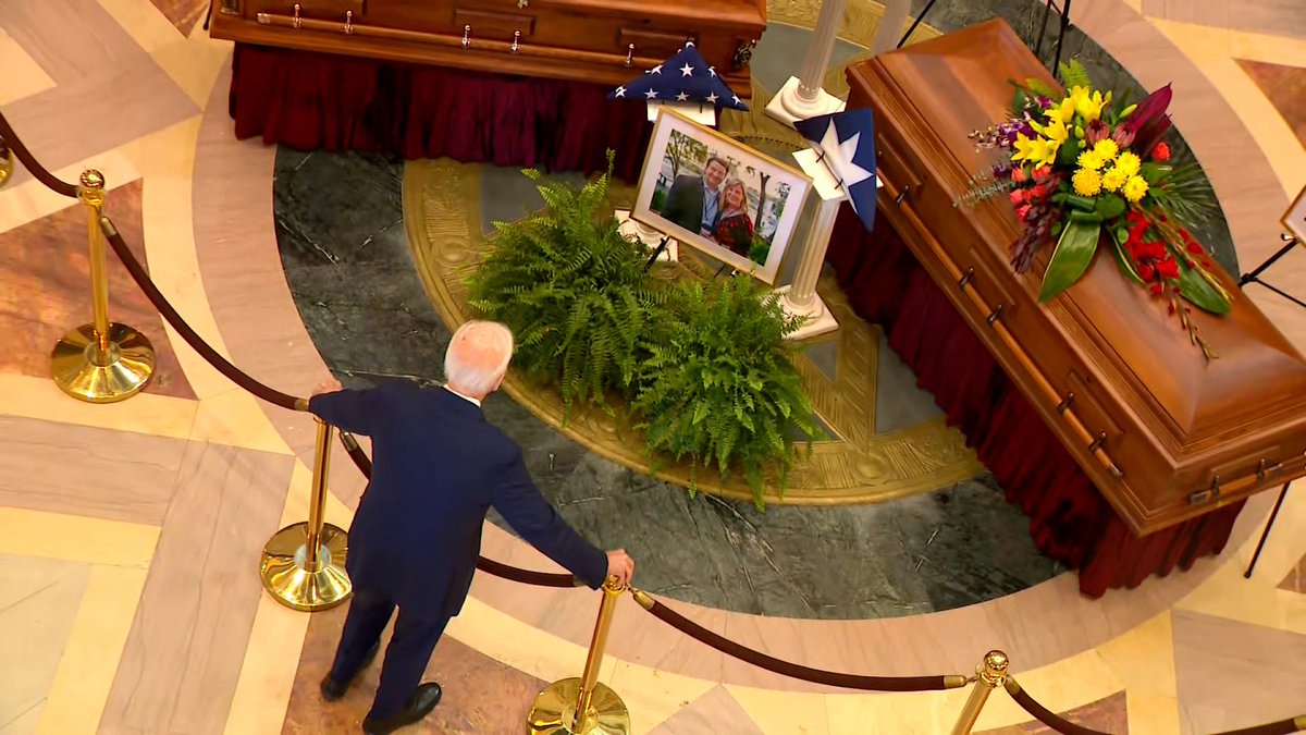 harryjsisson's tweet image. President Biden just visited the Minnesota Capitol to pay his respects to Melissa and Mark Hortman. If anyone knows about loss, it’s President Biden. What an amazing gesture from an amazing man.