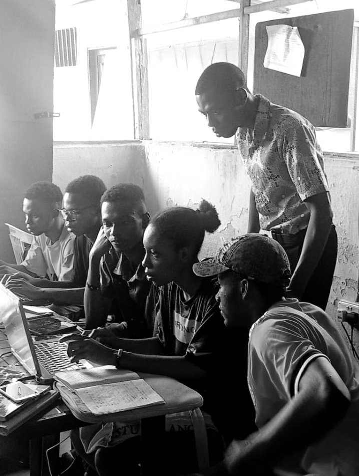 charlesnwawo's tweet image. Barely 2 weeks into python coding.
Just wrote a working code that uses if, else statements to check and confirm email and password🙂‍↔️
It may be simple but it feels like magic 😁✨
Grateful to @py_50c for their dedicated teachings and drive for excellence.
#12weeksofpythoncode