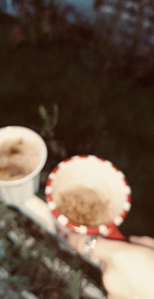 awishyou20's tweet image. وفي ذالكَ المقهىٰ قَـد تَركتُ لكَ قهوهہٍ مُعلقةٍ..🖇🕊☕
#Pour mon coeur