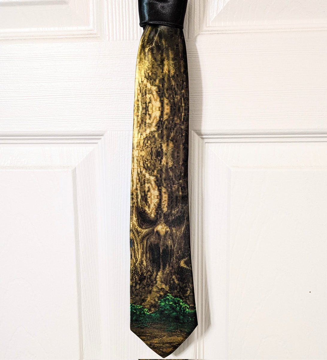 GohBilly1's tweet image. Did another Living Forest necktie. This time with a few tweaks from the last one. Formality!