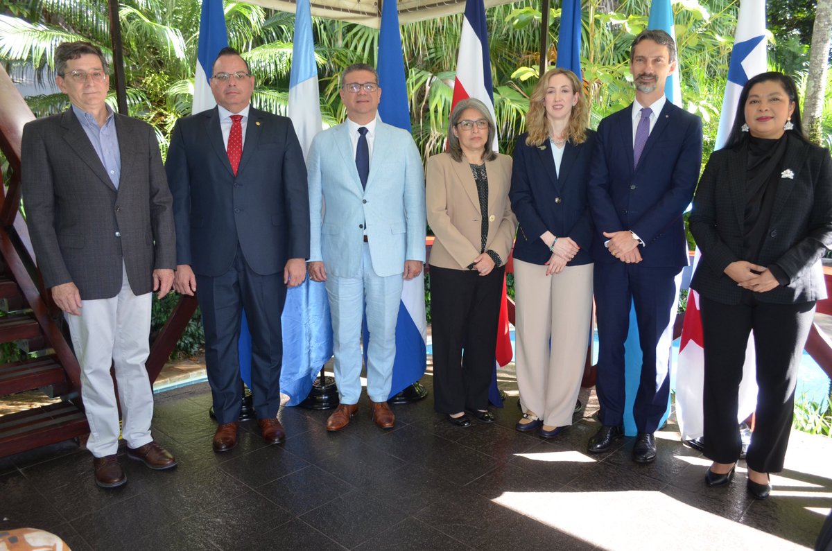 comexcr's tweet image. Hoy cerramos con satisfacción las 11ªvas reuniones anuales de la institucionalidad del AACUE, con la reunión del Comité de Asociación del Pilar Comercial, a nivel de altos representantes de comercio de ambas regiones.