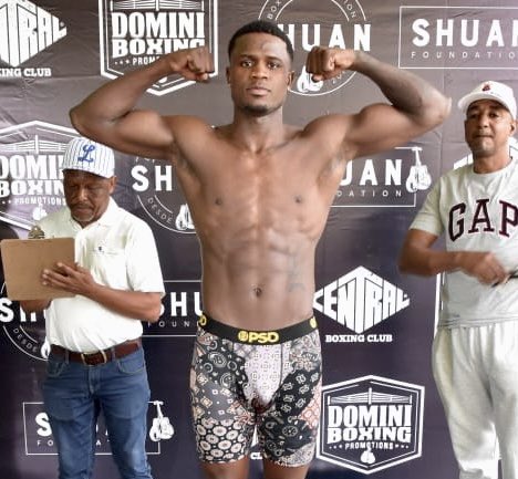 Pesaje Oficial ⚖️ 

Cristian Pinales 175 lbs
Leonardo Espinal 176.9 lbs

🥊 Mañana es el combate
🗓️ Sábado - 7:00 PM
📍 Club Mauricio Báez, Villa Juana

🎥 En VIVO por el YouTube de Shuan Boxing
👉 Suscríbete a nuestro canal ¡No te lo pierdas!