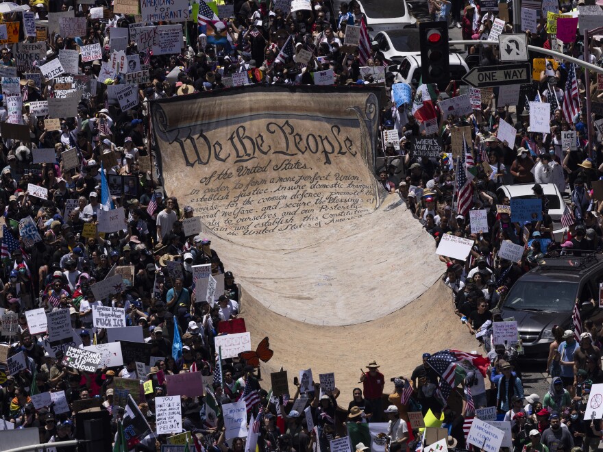 seiucalifornia's tweet image. Birthright citizenship is not negotiable.
It’s in the Constitution. It’s settled law.
And no wannabe dictator, Trump or otherwise, gets to rewrite that. Not now. Not ever.
seiuca.org/press-releases…