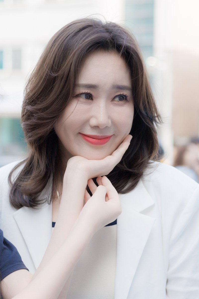 2025.06.27
뮤지컬스타레전드 콘서트 퇴근길

#신영숙 배우님

🫴🫴