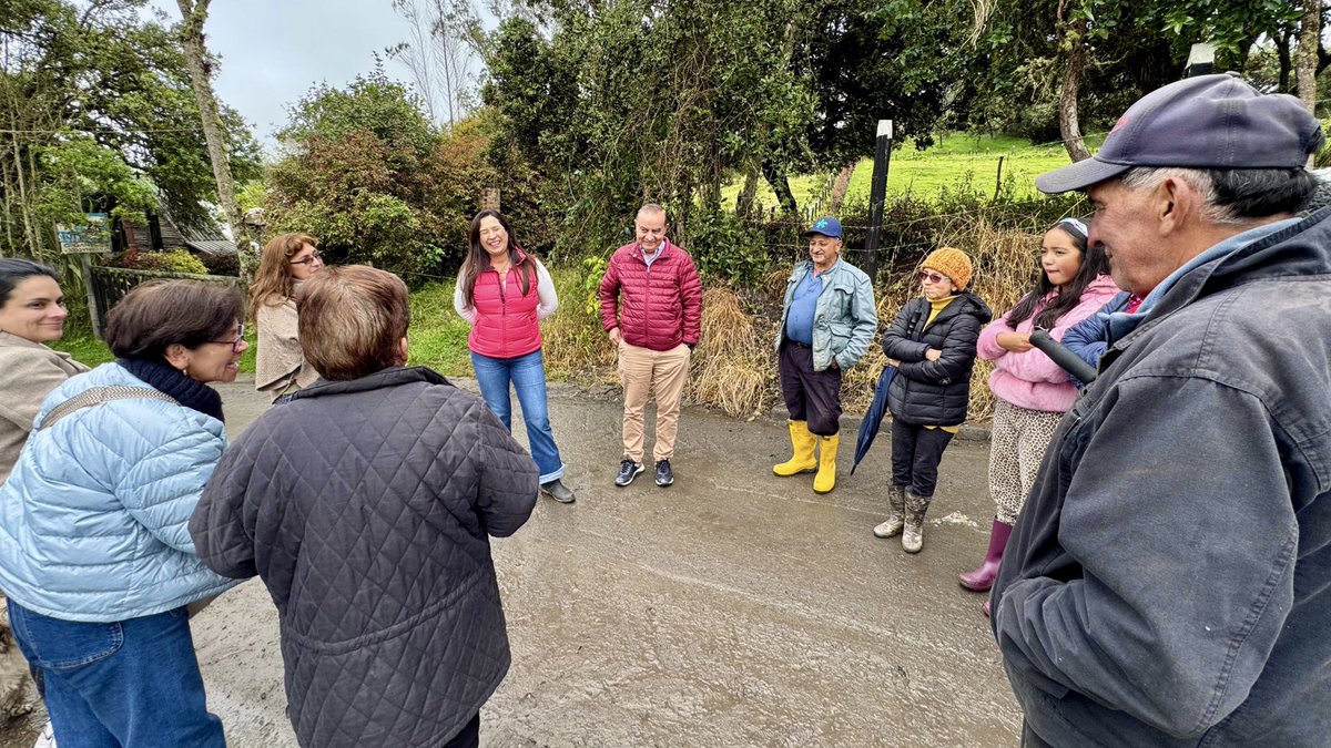 Hoy recorrimos el sector urbano de La Calera y las veredas Aurora Alta, Altamar y El Volcán. Escuchar a la comunidad nos permite fortalecer el trabajo conjunto y avanzar con acciones que responden a sus necesidades reales.

#Cundinamarca