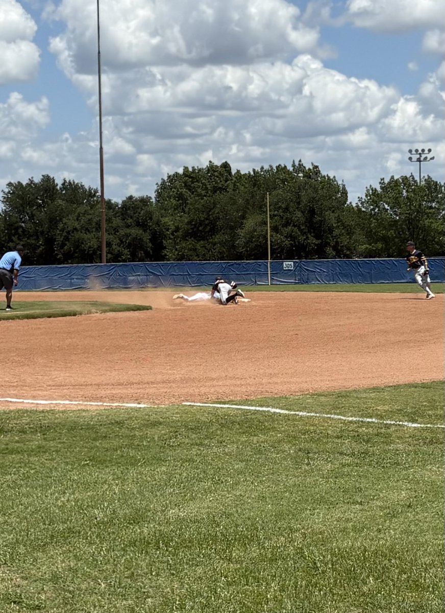 Coach Hurst tweet media