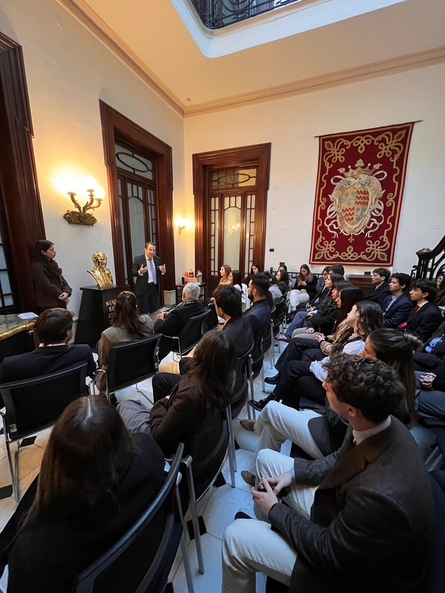 El 26 de junio de 2025, 35 estudiantes de Relaciones Internacionales, Universidad de la República (UDELAR) fueron recibidos en nuestra Embajada. Se les brindó información sobre Türkiye, su política exterior, las relaciones bilaterales con Uruguay y se respondieron sus preguntas.