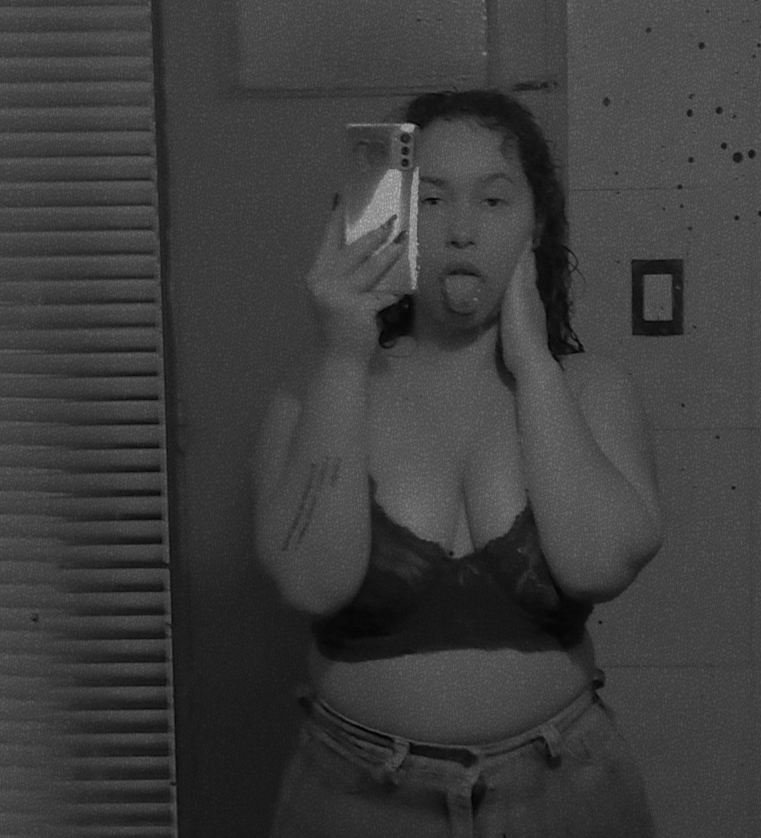 I'm your owner, not your fantasy. If you want my attention, pay. My time is a luxury. Your money, my property. Pay taxes to belong.

🥵