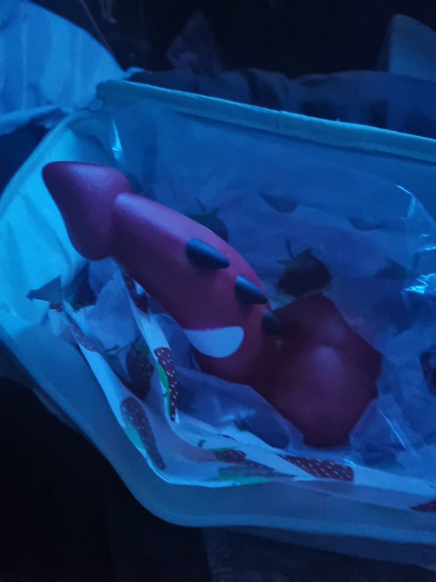 Isn't it beautiful 👀🤭

<a href="/ValsinToys/">Valsin</a> doing God's work 🙏🏻

Anyway guys...I'll be back to streaming soon I promise; I have no voice right now 😭